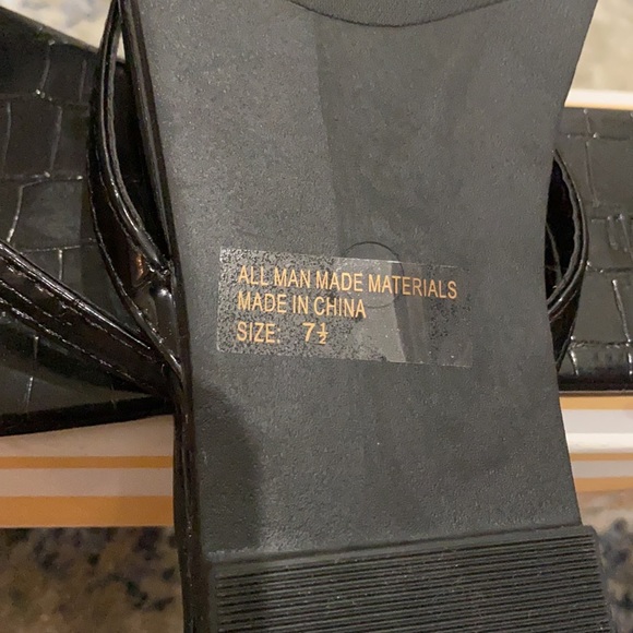 Ladies Sandals - Picture 2 of 3